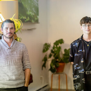 Source : De gauche à droite, Marvin Serandrei et Clément Brochet, étudiants en troisième année du programme Photographie du Cégep de Matane. 