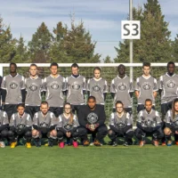 Les membres de l'équipe de soccer extérieur mixte de 2015
